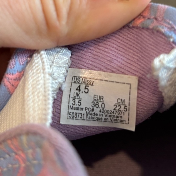 Cute Vans - Picture 3 of 4